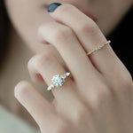 Load image into Gallery viewer, Round Diamond Five Stone Ring
