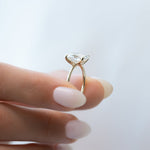 Load image into Gallery viewer, 2 CT Oval Cut Moissanite Solitaire Diamond Ring