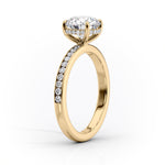 Load image into Gallery viewer, Round Brilliant Moissanite Ring