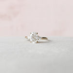 Load image into Gallery viewer, 2.50 CT Oval Cut Three Stone Moissanite Diamond Engagement Ring