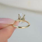 Load image into Gallery viewer, 2.5 CT Oval Cut Solitaire Moissanite Diamond Ring