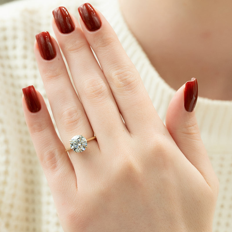 2 CT Round Cut Moissanite Diamond Solitaire Engagement Ring With Unique Pave Setting