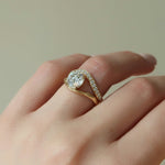 Load image into Gallery viewer, 2.5 CT Round Cut Moissanite Diamond Ring With Unique Curves Band